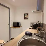 Et A 2 Pas De La Cite Lägenhet