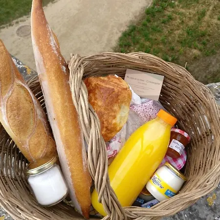 Et A 2 Pas De La Cite * 카르카손