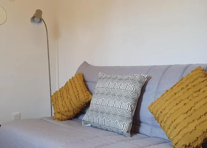 Et A 2 Pas De La Cite * Καρκασόν