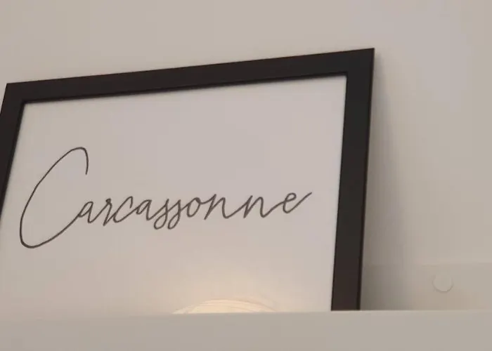 Et A 2 Pas De La Cite 카르카손