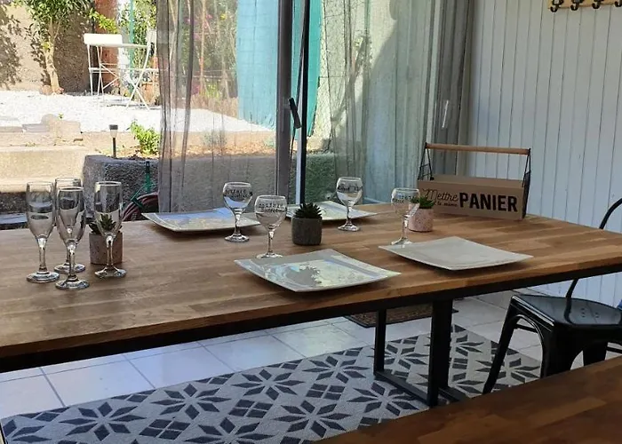 Et A 2 Pas De La Cite * Καρκασόν