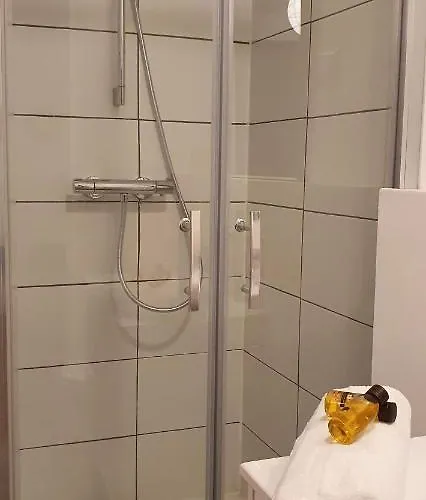 Et A 2 Pas De La Cite * Καρκασόν