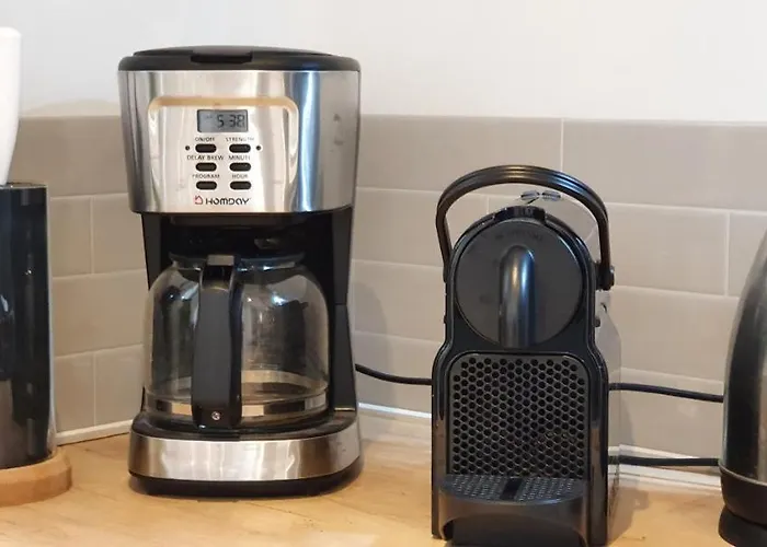 Et A 2 Pas De La Cite * 카르카손