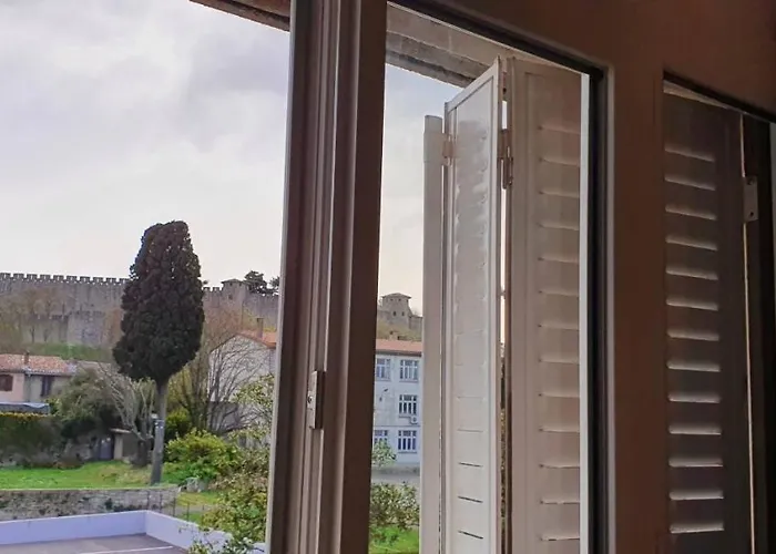 Διαμέρισμα Et A 2 Pas De La Cite