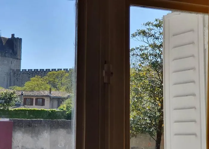 Et A 2 Pas De La Cite